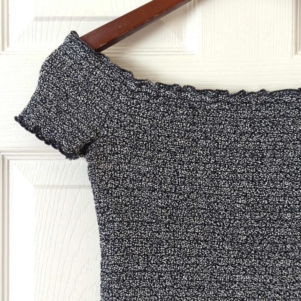 Abercrombie & Fitch Static Printed Smocked Off The Shoulder Crop Top Navy Medium - Picture 2 of 8